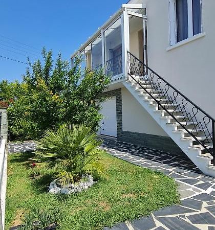 Belle Maison Avec Jardin Rdc T3 De 70M2 Vacances Ou Cure Thermale Rochefort Eksteriør bilde