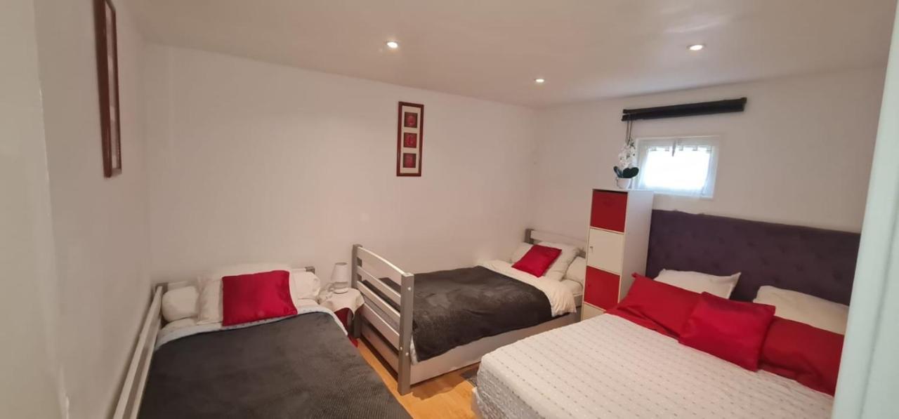 Belle Maison Avec Jardin Rdc T3 De 70M2 Vacances Ou Cure Thermale Rochefort Eksteriør bilde